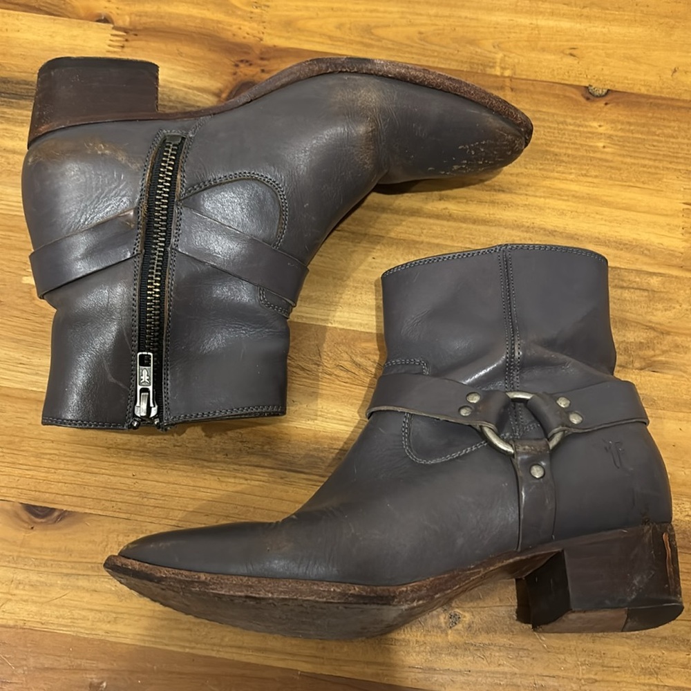 Frye Dara Harness Leather Ankle Boots in size 6